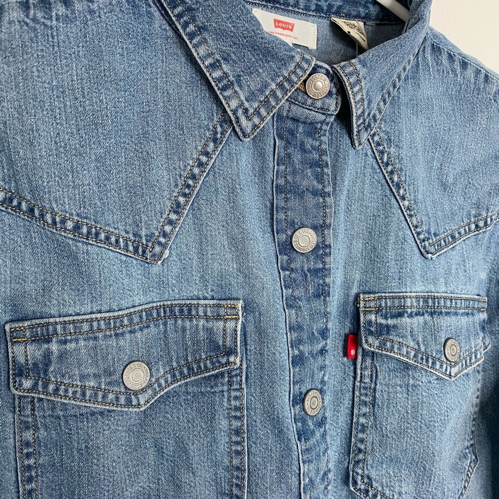 Levi’s Cropped Jean Jacket